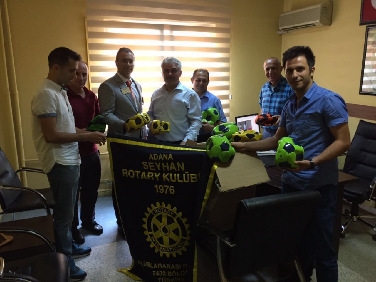 İl gençlik hizmetlerine top teslimi