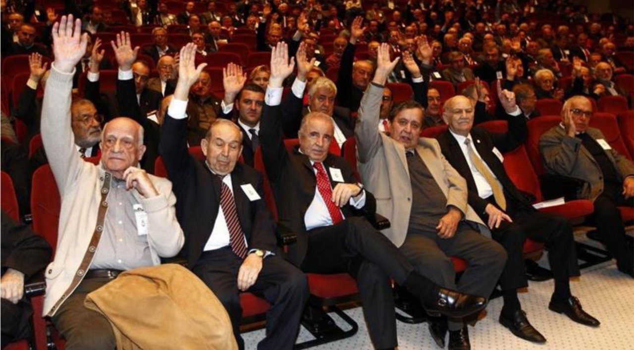 Dama Çıkmak İsteyen Merdivenden İnmez!