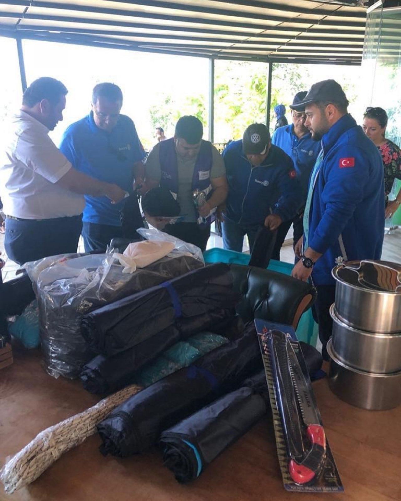 Kulübümüz Düzce-Akçakoca’da yaşanan sel felaketinin yaralarının sarılması için Uluslararası Rotary 2430. Bölge tarafından başlatılan yardım kampanyasına katıldı.