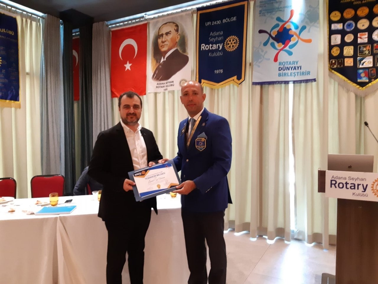 Konuğumuz Levent Efe Akman bizlere geleceğimizi şekillendirecek yapay zeka konusunda harika bir sunum verdi.