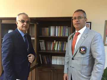 Seyhan Rotary Anadolu Lisesi'ne 196 kitap Bağışlandı