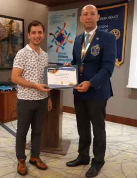 6 Ağustos tarihli toplantımızda konuk konuşmacımız Caner Palandökenler’den “Mutluluk” üzerine çok güzel bir sunu dinledik.